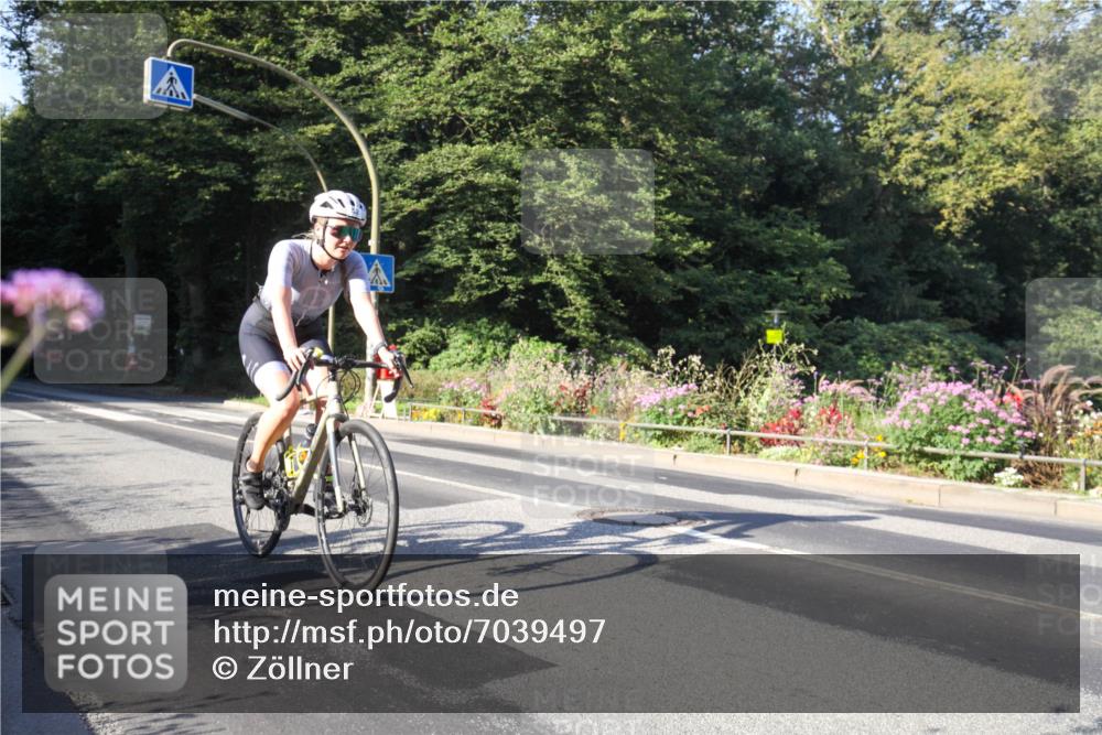 08.09.2024 - Stadtparktriathlon Zöllner http://msf.ph/oto/7039497 08.09.2024 09:21:10 Radfahren 3, 14, 52, 166 meine-sportfotos.de