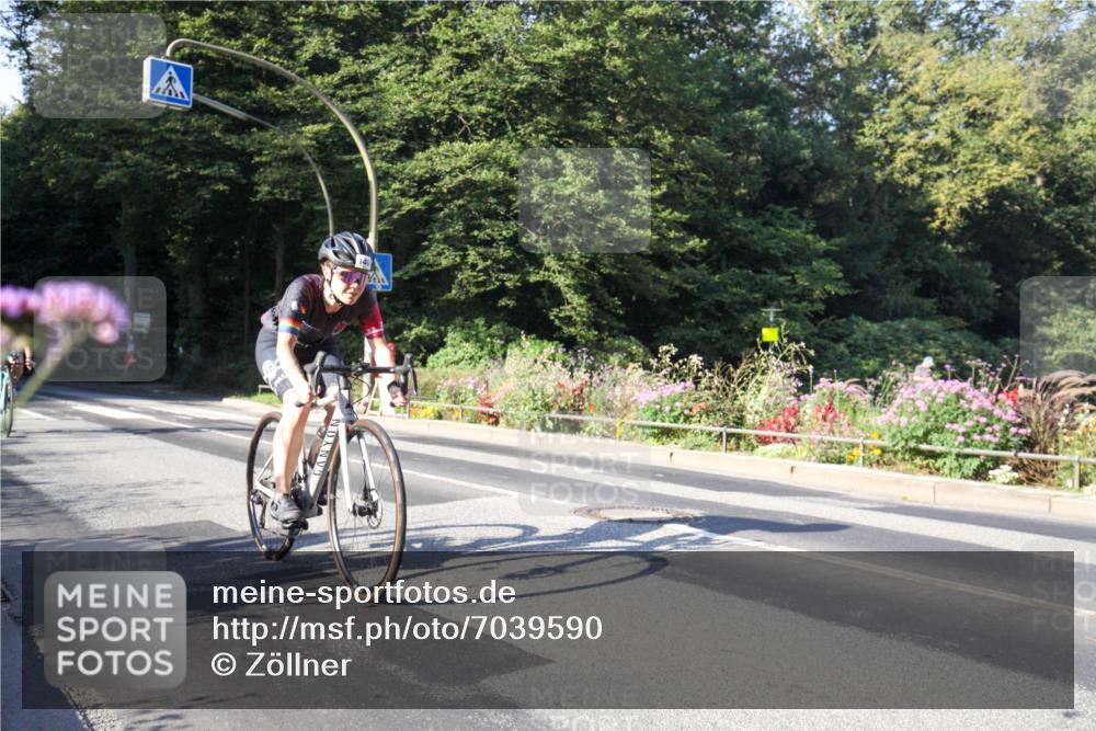 08.09.2024 - Stadtparktriathlon Zöllner http://msf.ph/oto/7039590 08.09.2024 09:25:12 Radfahren 124, 140 meine-sportfotos.de