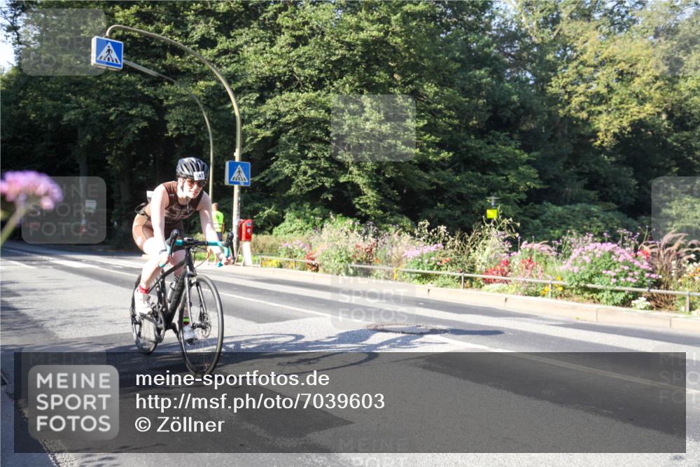 08.09.2024 - Stadtparktriathlon Zöllner http://msf.ph/oto/7039603 08.09.2024 09:25:51 Radfahren 102, 110, 141, 167 meine-sportfotos.de