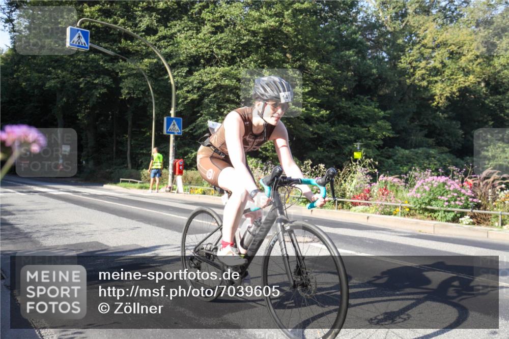 08.09.2024 - Stadtparktriathlon Zöllner http://msf.ph/oto/7039605 08.09.2024 09:25:51 Radfahren 102, 110, 141, 167 meine-sportfotos.de