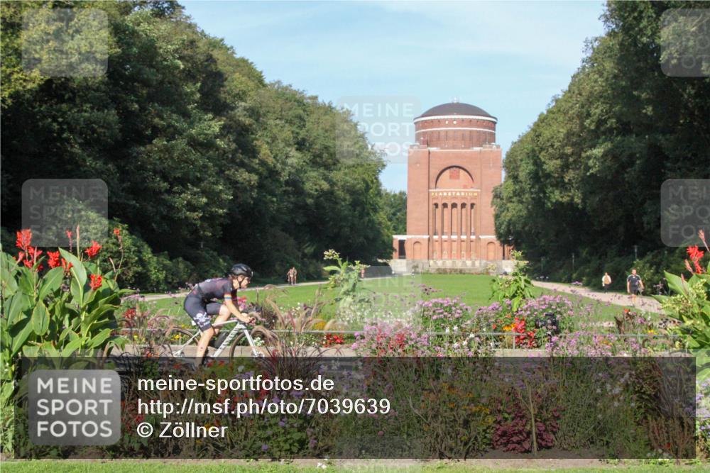 08.09.2024 - Stadtparktriathlon Zöllner http://msf.ph/oto/7039639 08.09.2024 09:39:23 Radfahren 140 meine-sportfotos.de