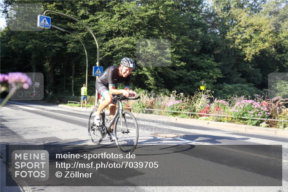 08.09.2024 - Stadtparktriathlon Zöllner http://msf.ph/oto/7039705 08.09.2024 09:29:15 Radfahren 121 meine-sportfotos.de