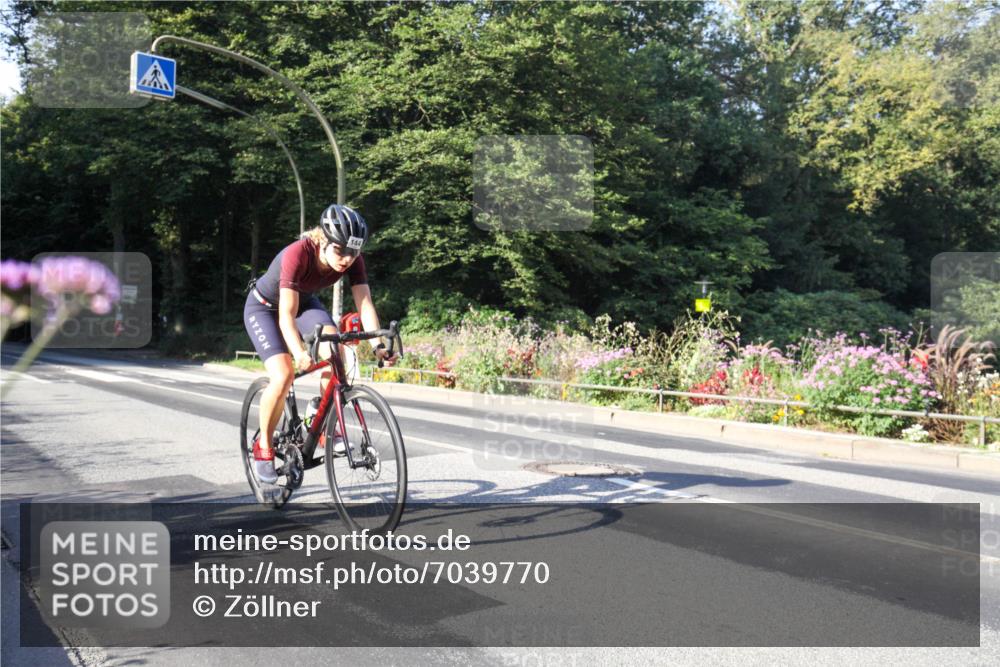 08.09.2024 - Stadtparktriathlon Zöllner http://msf.ph/oto/7039770 08.09.2024 09:31:46 Radfahren 144 meine-sportfotos.de