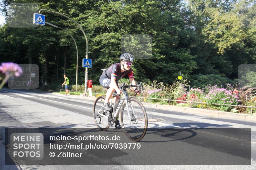 08.09.2024 - Stadtparktriathlon Zöllner http://msf.ph/oto/7039779 08.09.2024 09:32:13 Radfahren 140 meine-sportfotos.de
