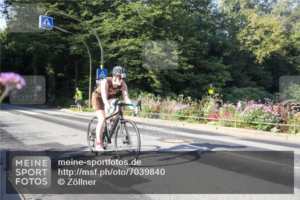 08.09.2024 - Stadtparktriathlon Zöllner http://msf.ph/oto/7039840 08.09.2024 09:34:43 Radfahren 135, 141 meine-sportfotos.de