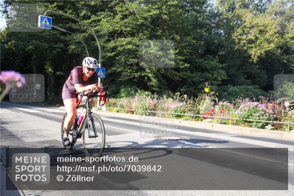 08.09.2024 - Stadtparktriathlon Zöllner http://msf.ph/oto/7039842 08.09.2024 09:34:46 Radfahren 135, 141 meine-sportfotos.de