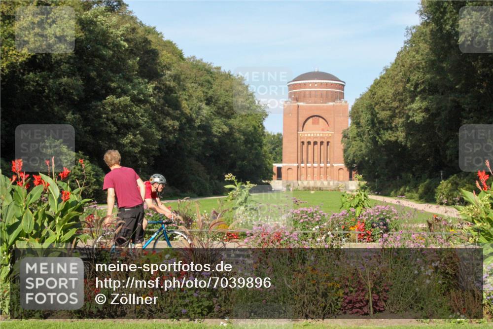 08.09.2024 - Stadtparktriathlon Zöllner http://msf.ph/oto/7039896 08.09.2024 09:49:03 Radfahren 201 meine-sportfotos.de