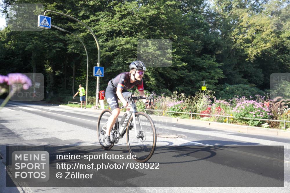 08.09.2024 - Stadtparktriathlon Zöllner http://msf.ph/oto/7039922 08.09.2024 09:39:24 Radfahren 140 meine-sportfotos.de
