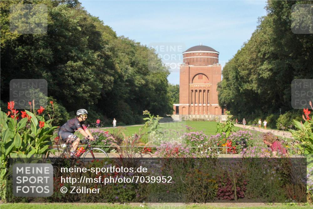08.09.2024 - Stadtparktriathlon Zöllner http://msf.ph/oto/7039952 08.09.2024 09:51:08 Radfahren 95 meine-sportfotos.de