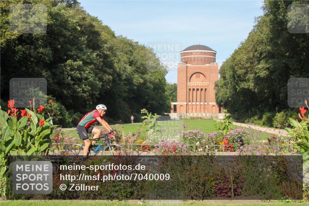 08.09.2024 - Stadtparktriathlon Zöllner http://msf.ph/oto/7040009 08.09.2024 09:52:59 Radfahren 230 meine-sportfotos.de