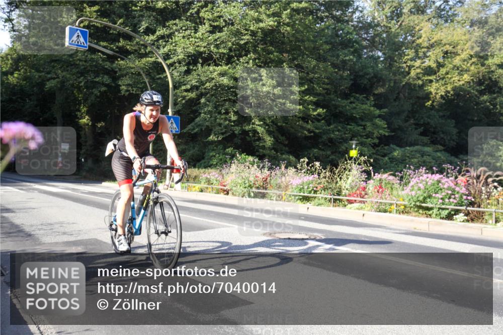 08.09.2024 - Stadtparktriathlon Zöllner http://msf.ph/oto/7040014 08.09.2024 09:43:44 Radfahren 141, 143 meine-sportfotos.de