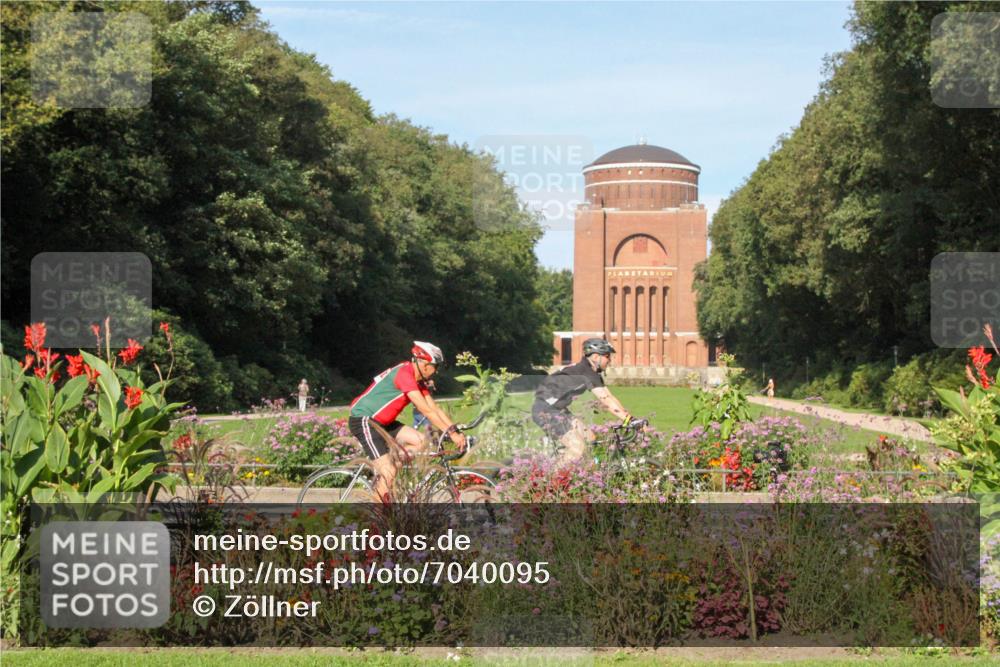 08.09.2024 - Stadtparktriathlon Zöllner http://msf.ph/oto/7040095 08.09.2024 09:56:20 Radfahren 209, 231 meine-sportfotos.de