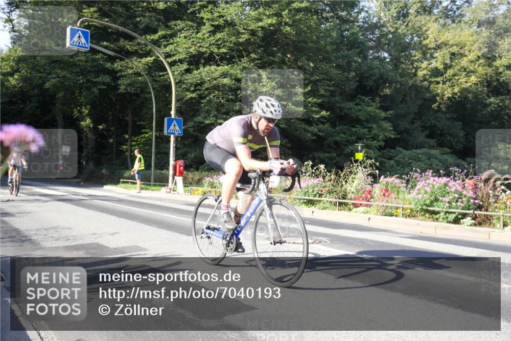 08.09.2024 - Stadtparktriathlon Zöllner http://msf.ph/oto/7040193 08.09.2024 09:50:58 Radfahren 211, 250, 256 meine-sportfotos.de