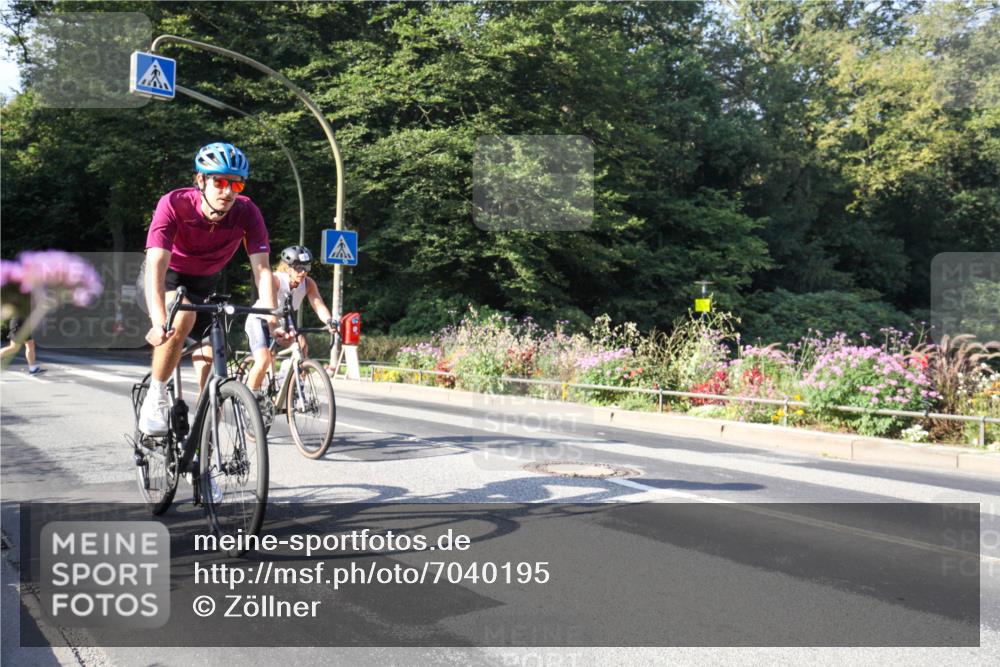 08.09.2024 - Stadtparktriathlon Zöllner http://msf.ph/oto/7040195 08.09.2024 09:50:59 Radfahren 211, 250, 256 meine-sportfotos.de