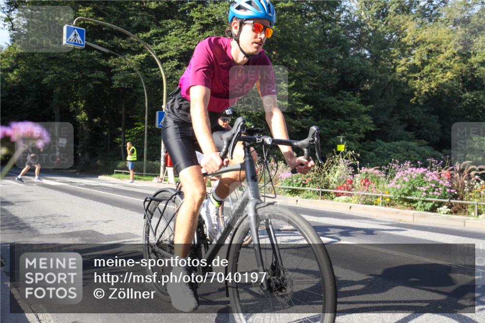 08.09.2024 - Stadtparktriathlon Zöllner http://msf.ph/oto/7040197 08.09.2024 09:50:59 Radfahren 211, 250, 256 meine-sportfotos.de