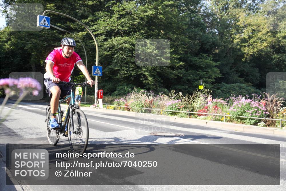 08.09.2024 - Stadtparktriathlon Zöllner http://msf.ph/oto/7040250 08.09.2024 09:52:51 Radfahren 141, 213, 215 meine-sportfotos.de