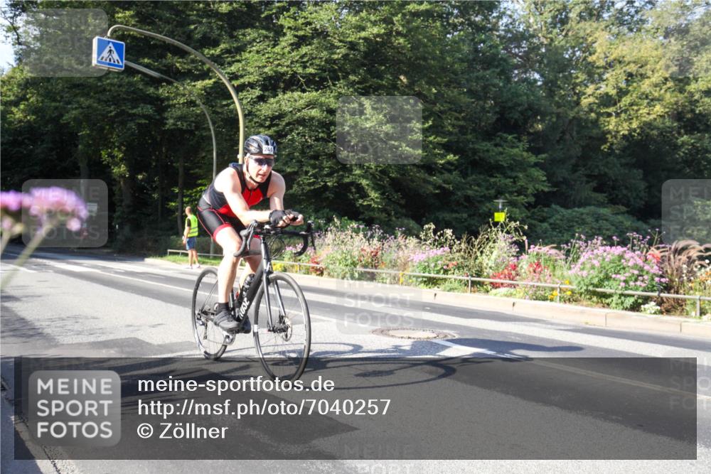 08.09.2024 - Stadtparktriathlon Zöllner http://msf.ph/oto/7040257 08.09.2024 09:53:12 Radfahren 245, 255 meine-sportfotos.de