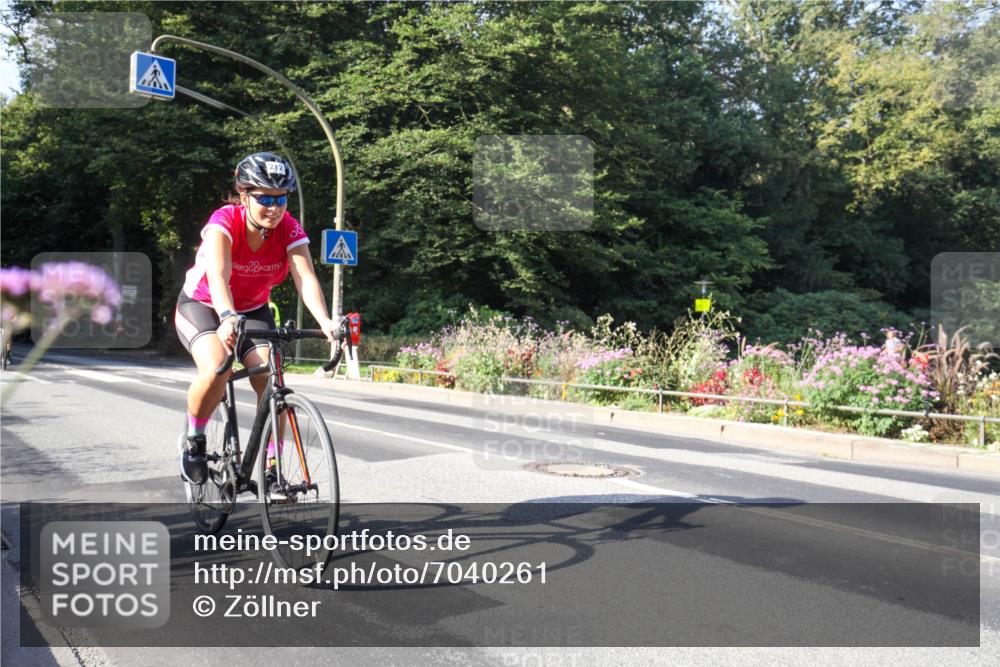 08.09.2024 - Stadtparktriathlon Zöllner http://msf.ph/oto/7040261 08.09.2024 09:53:26 Radfahren 196, 212, 222 meine-sportfotos.de