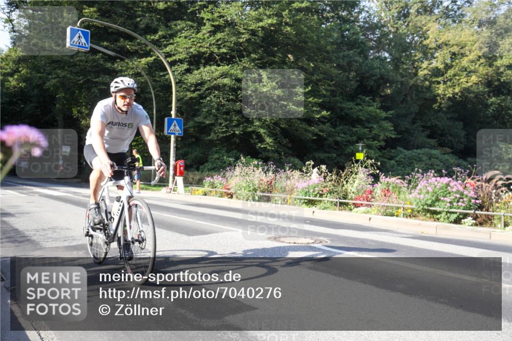 08.09.2024 - Stadtparktriathlon Zöllner http://msf.ph/oto/7040276 08.09.2024 09:53:50 Radfahren 194, 216 meine-sportfotos.de