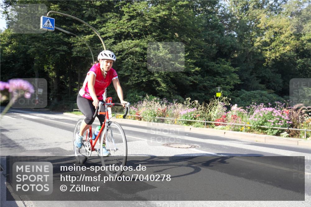 08.09.2024 - Stadtparktriathlon Zöllner http://msf.ph/oto/7040278 08.09.2024 09:53:57 Radfahren 214 meine-sportfotos.de