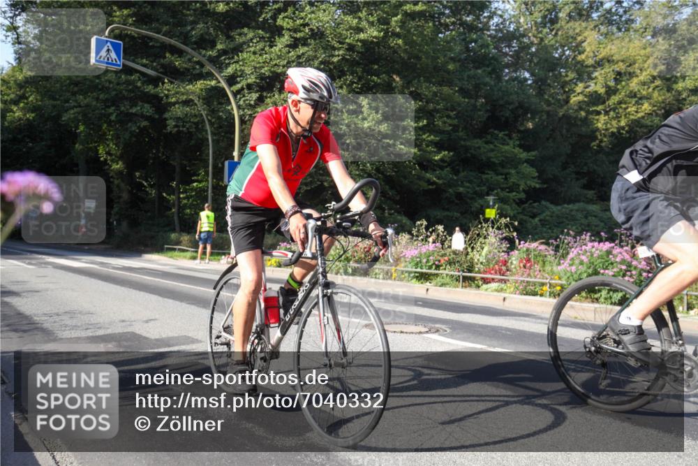 08.09.2024 - Stadtparktriathlon Zöllner http://msf.ph/oto/7040332 08.09.2024 09:56:19 Radfahren 209, 231 meine-sportfotos.de