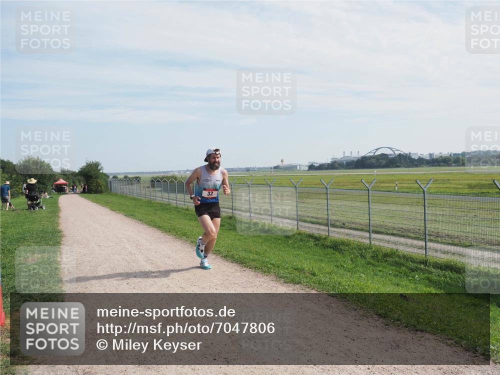 08.09.2024 - Airport Race Miley Keyser http://msf.ph/oto/7047806 08.09.2024 11:53:04 Laufen 32 meine-sportfotos.de