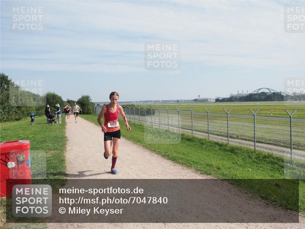 08.09.2024 - Airport Race Miley Keyser http://msf.ph/oto/7047840 08.09.2024 11:54:19 Laufen 669 meine-sportfotos.de