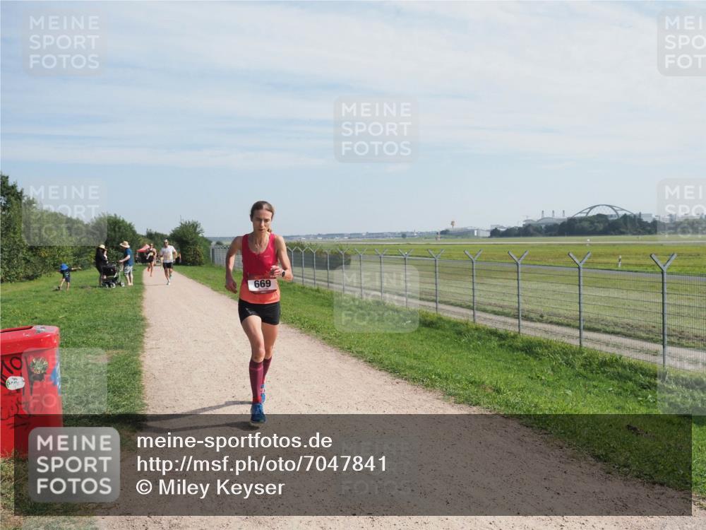 08.09.2024 - Airport Race Miley Keyser http://msf.ph/oto/7047841 08.09.2024 11:54:19 Laufen 669 meine-sportfotos.de