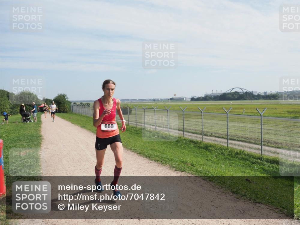 08.09.2024 - Airport Race Miley Keyser http://msf.ph/oto/7047842 08.09.2024 11:54:20 Laufen 669 meine-sportfotos.de