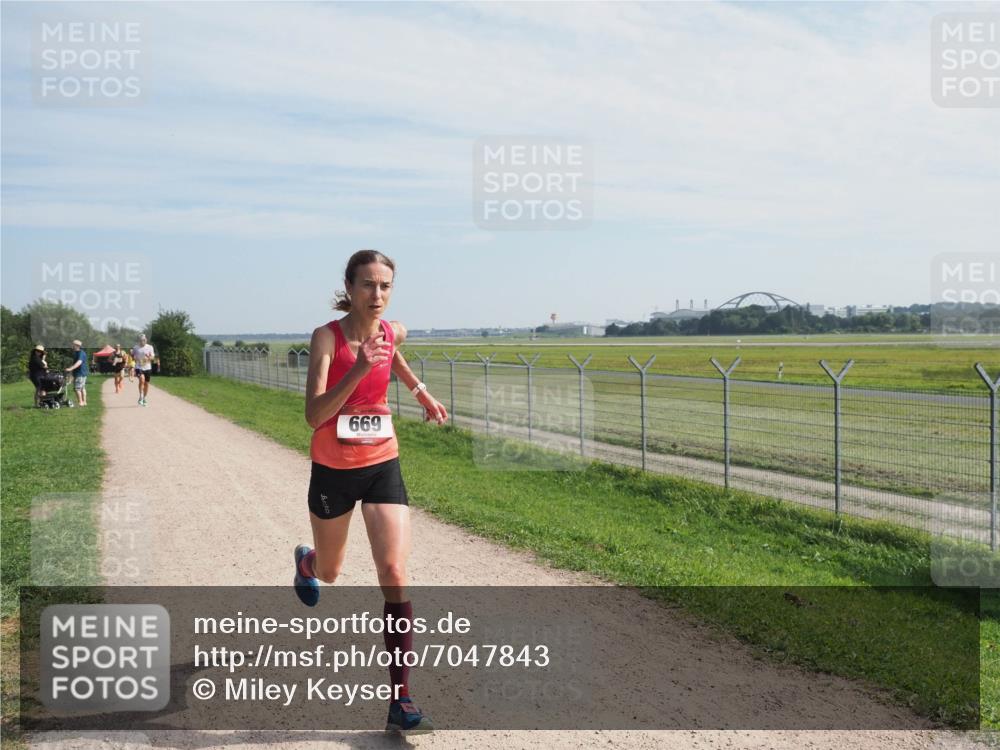 08.09.2024 - Airport Race Miley Keyser http://msf.ph/oto/7047843 08.09.2024 11:54:20 Laufen 669 meine-sportfotos.de