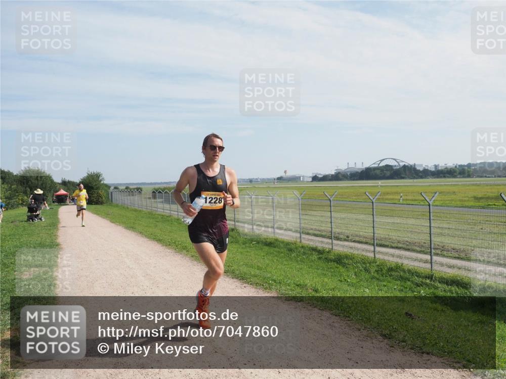 08.09.2024 - Airport Race Miley Keyser http://msf.ph/oto/7047860 08.09.2024 11:54:28 Laufen 1228 meine-sportfotos.de