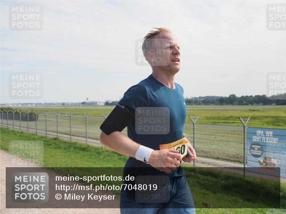 08.09.2024 - Airport Race Miley Keyser http://msf.ph/oto/7048019 08.09.2024 11:58:35 Laufen 50 meine-sportfotos.de