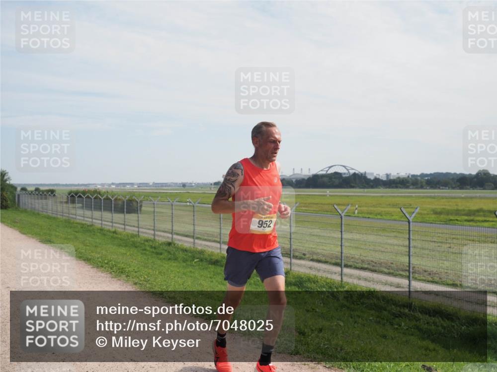 08.09.2024 - Airport Race Miley Keyser http://msf.ph/oto/7048025 08.09.2024 11:58:43 Laufen 952 meine-sportfotos.de