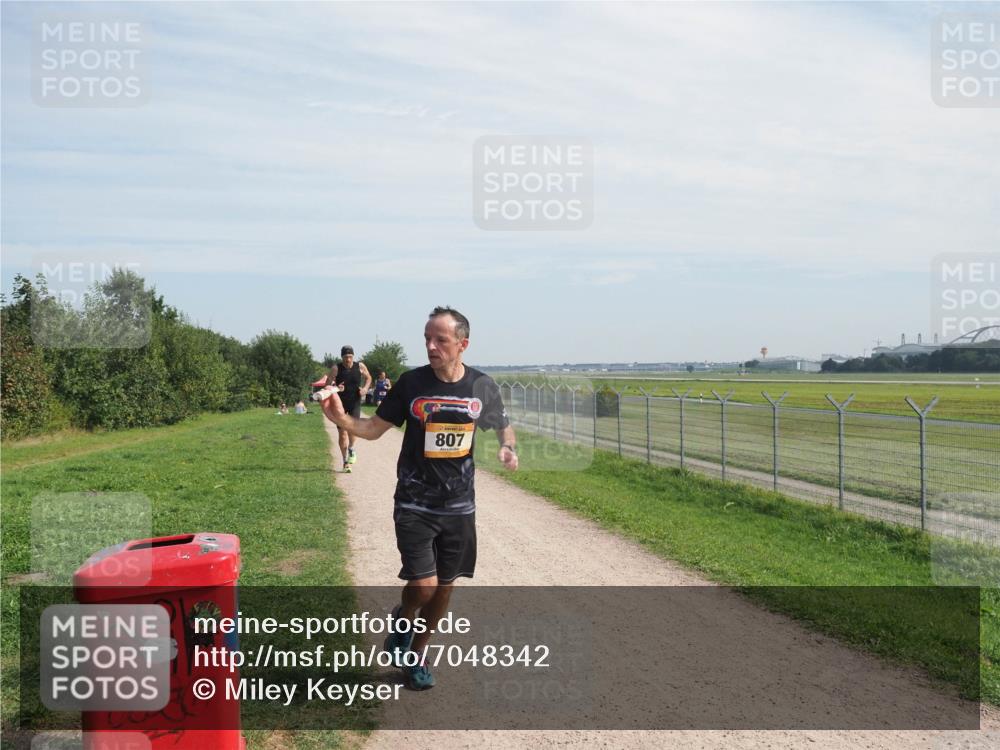 08.09.2024 - Airport Race Miley Keyser http://msf.ph/oto/7048342 08.09.2024 12:03:50 Laufen 7, 807 meine-sportfotos.de