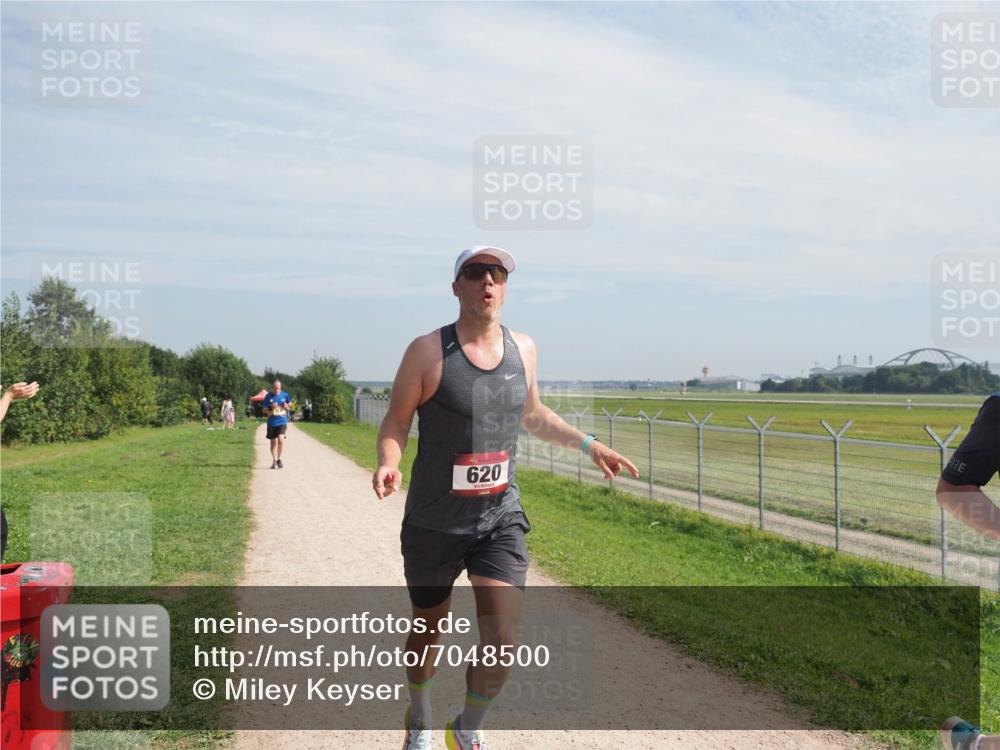 08.09.2024 - Airport Race Miley Keyser http://msf.ph/oto/7048500 08.09.2024 12:05:46 Laufen 620 meine-sportfotos.de