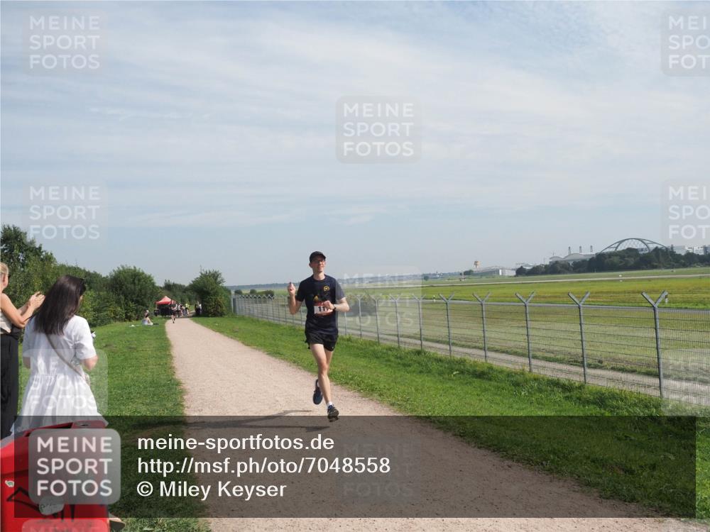 08.09.2024 - Airport Race Miley Keyser http://msf.ph/oto/7048558 08.09.2024 12:06:19 Laufen 11 meine-sportfotos.de