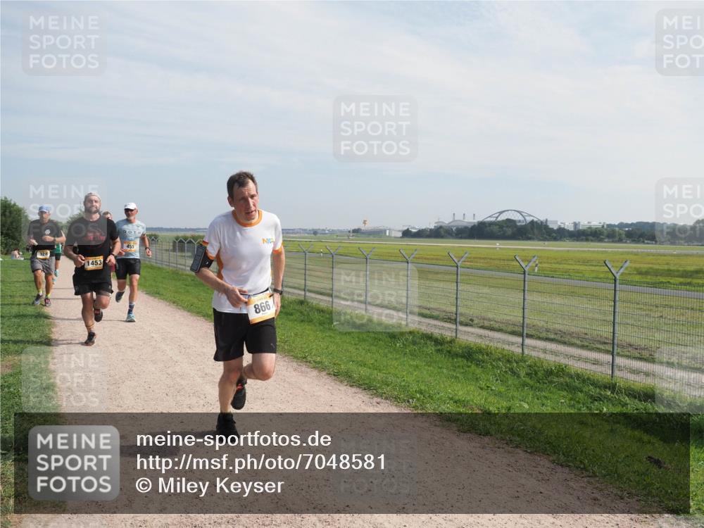 08.09.2024 - Airport Race Miley Keyser http://msf.ph/oto/7048581 08.09.2024 12:06:45 Laufen 455, 328, 1453, 866 meine-sportfotos.de