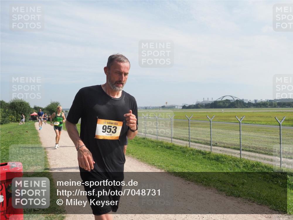 08.09.2024 - Airport Race Miley Keyser http://msf.ph/oto/7048731 08.09.2024 12:08:27 Laufen 439, 953 meine-sportfotos.de