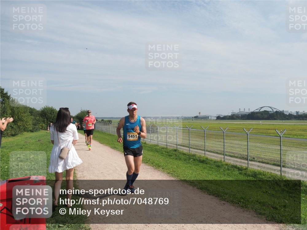 08.09.2024 - Airport Race Miley Keyser http://msf.ph/oto/7048769 08.09.2024 12:08:45 Laufen 6, 1057, 1451 meine-sportfotos.de