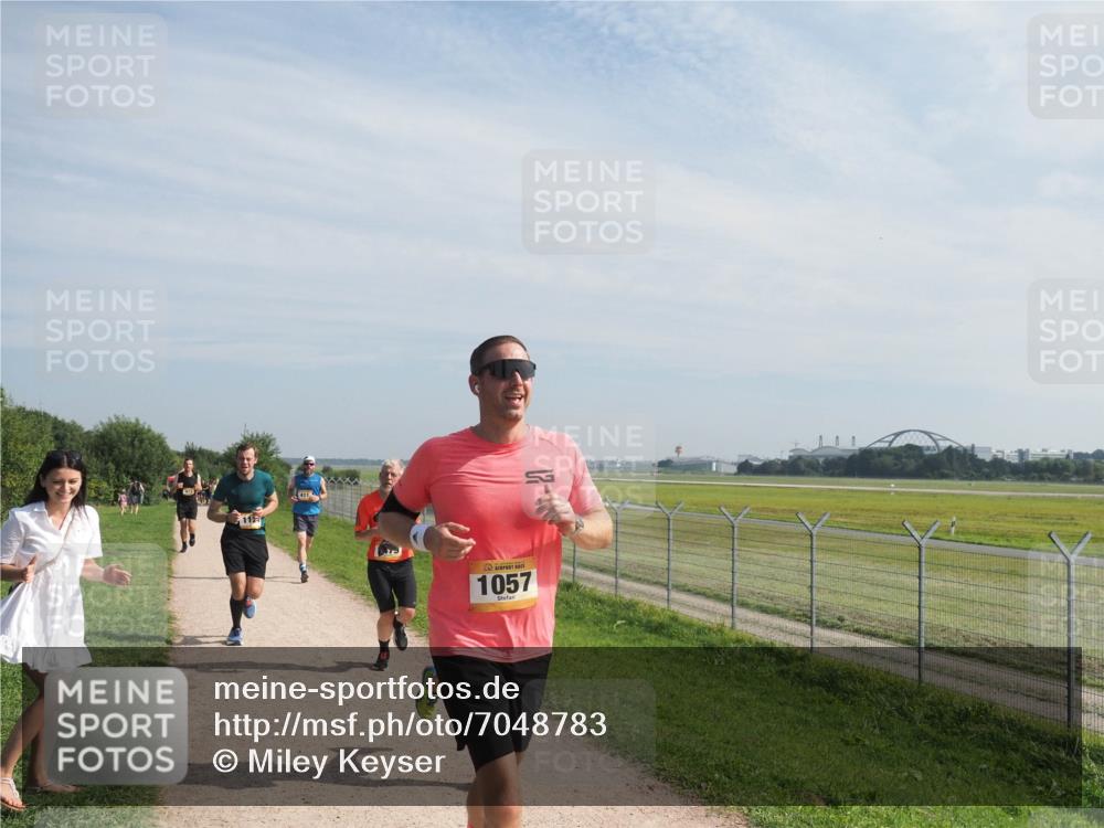 08.09.2024 - Airport Race Miley Keyser http://msf.ph/oto/7048783 08.09.2024 12:08:49 Laufen 11, 411, 1057 meine-sportfotos.de