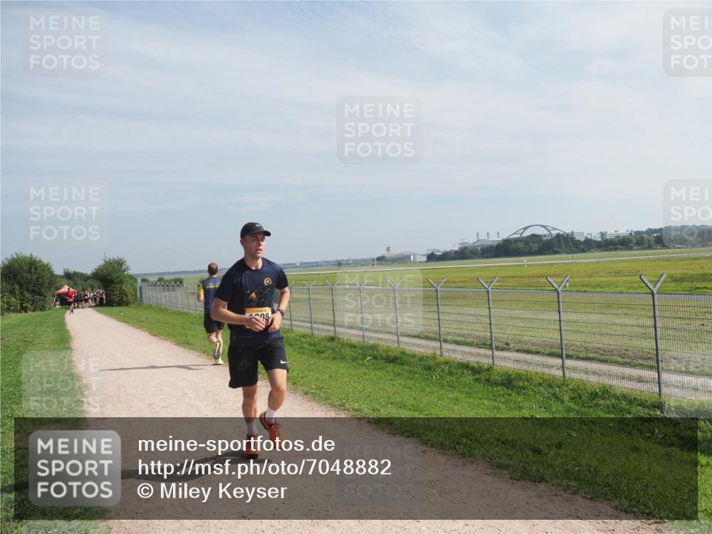 08.09.2024 - Airport Race Miley Keyser http://msf.ph/oto/7048882 08.09.2024 12:09:36 Laufen 80 meine-sportfotos.de
