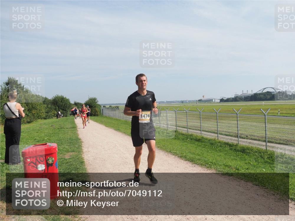 08.09.2024 - Airport Race Miley Keyser http://msf.ph/oto/7049112 08.09.2024 12:11:42 Laufen 1476, 1475 meine-sportfotos.de