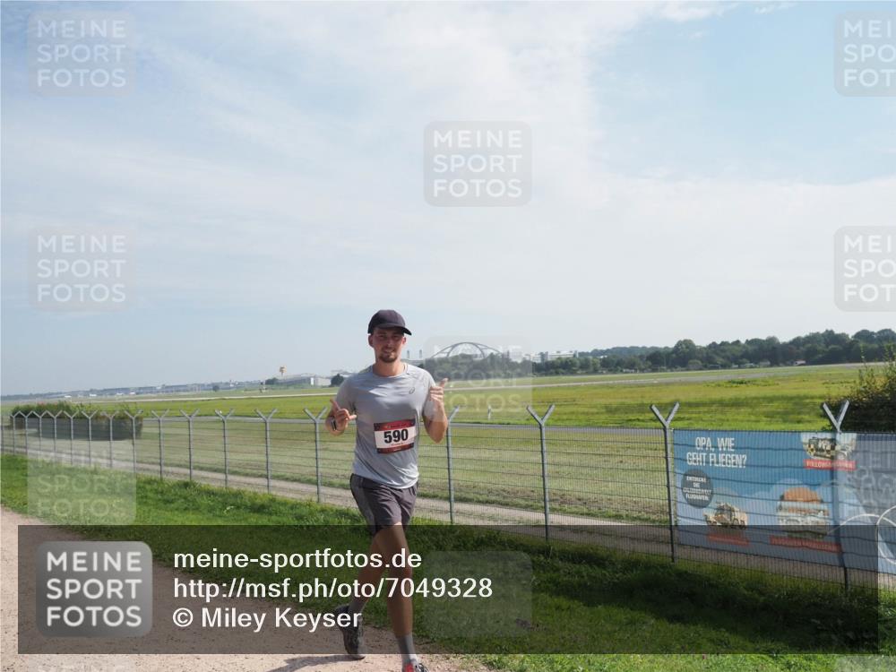 08.09.2024 - Airport Race Miley Keyser http://msf.ph/oto/7049328 08.09.2024 12:13:06 Laufen 590 meine-sportfotos.de