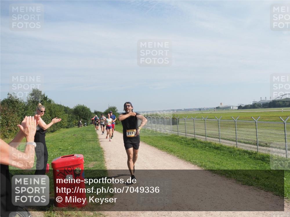 08.09.2024 - Airport Race Miley Keyser http://msf.ph/oto/7049336 08.09.2024 12:13:11 Laufen 3117 meine-sportfotos.de