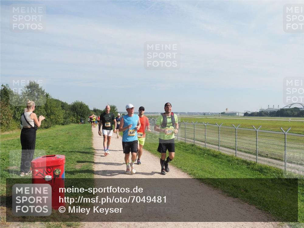 08.09.2024 - Airport Race Miley Keyser http://msf.ph/oto/7049481 08.09.2024 12:14:05 Laufen 385, 831, 1292, 215 meine-sportfotos.de