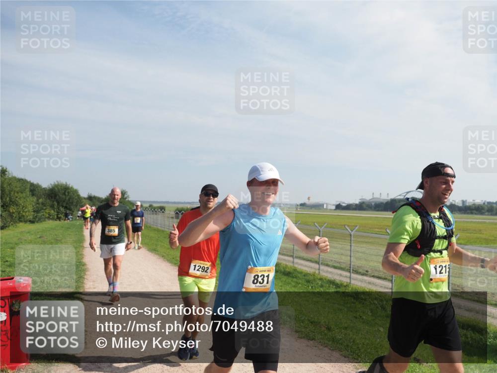 08.09.2024 - Airport Race Miley Keyser http://msf.ph/oto/7049488 08.09.2024 12:14:06 Laufen 385, 1292, 831, 121 meine-sportfotos.de