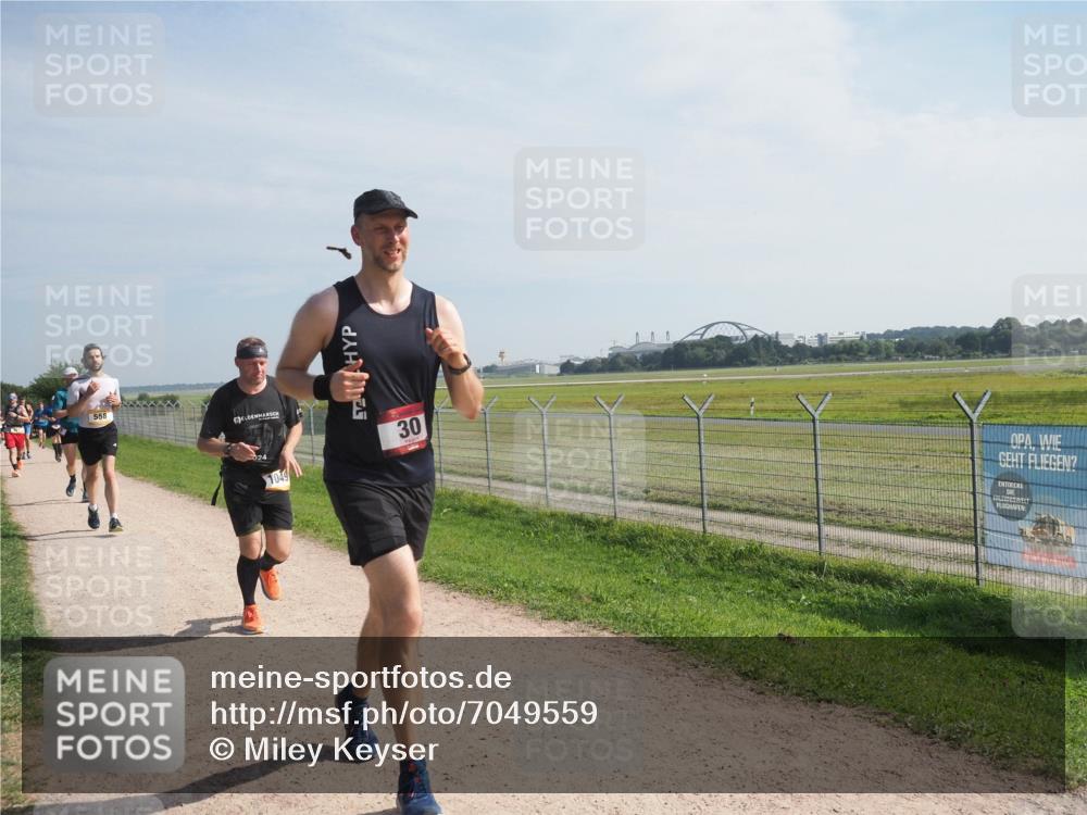 08.09.2024 - Airport Race Miley Keyser http://msf.ph/oto/7049559 08.09.2024 12:14:29 Laufen 558, 1049, 30 meine-sportfotos.de