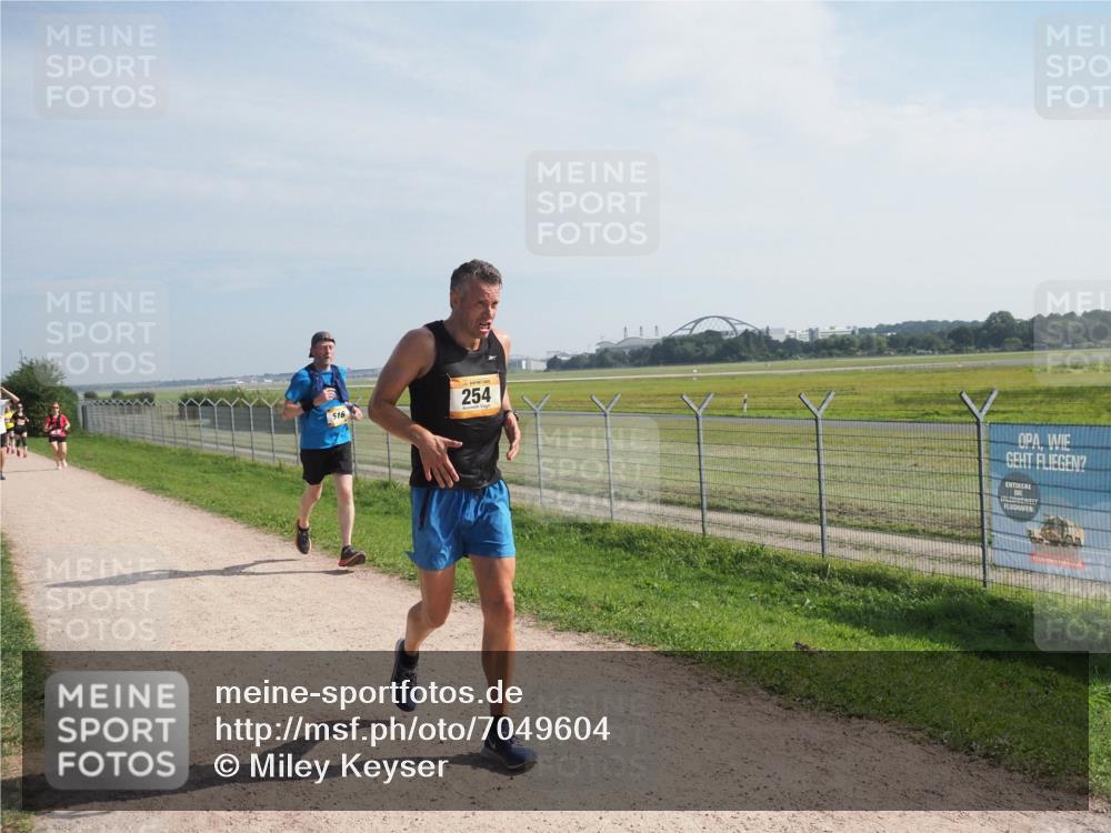 08.09.2024 - Airport Race Miley Keyser http://msf.ph/oto/7049604 08.09.2024 12:14:41 Laufen 254, 516 meine-sportfotos.de