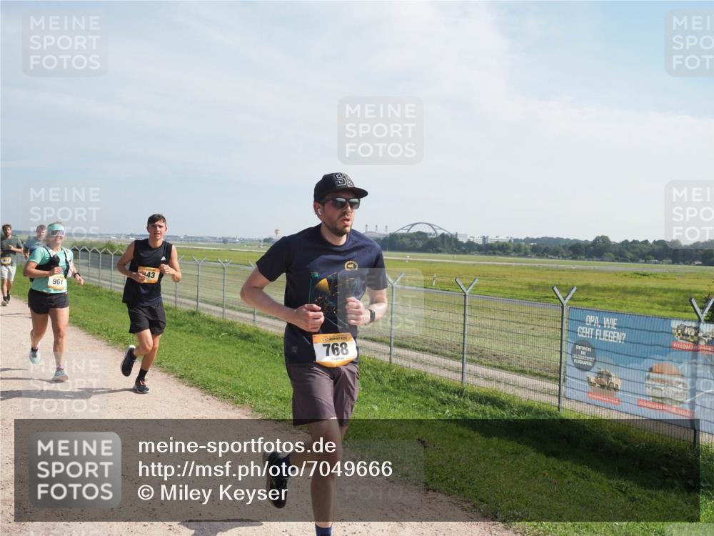 08.09.2024 - Airport Race Miley Keyser http://msf.ph/oto/7049666 08.09.2024 12:15:01 Laufen 954, 961, 43, 768 meine-sportfotos.de