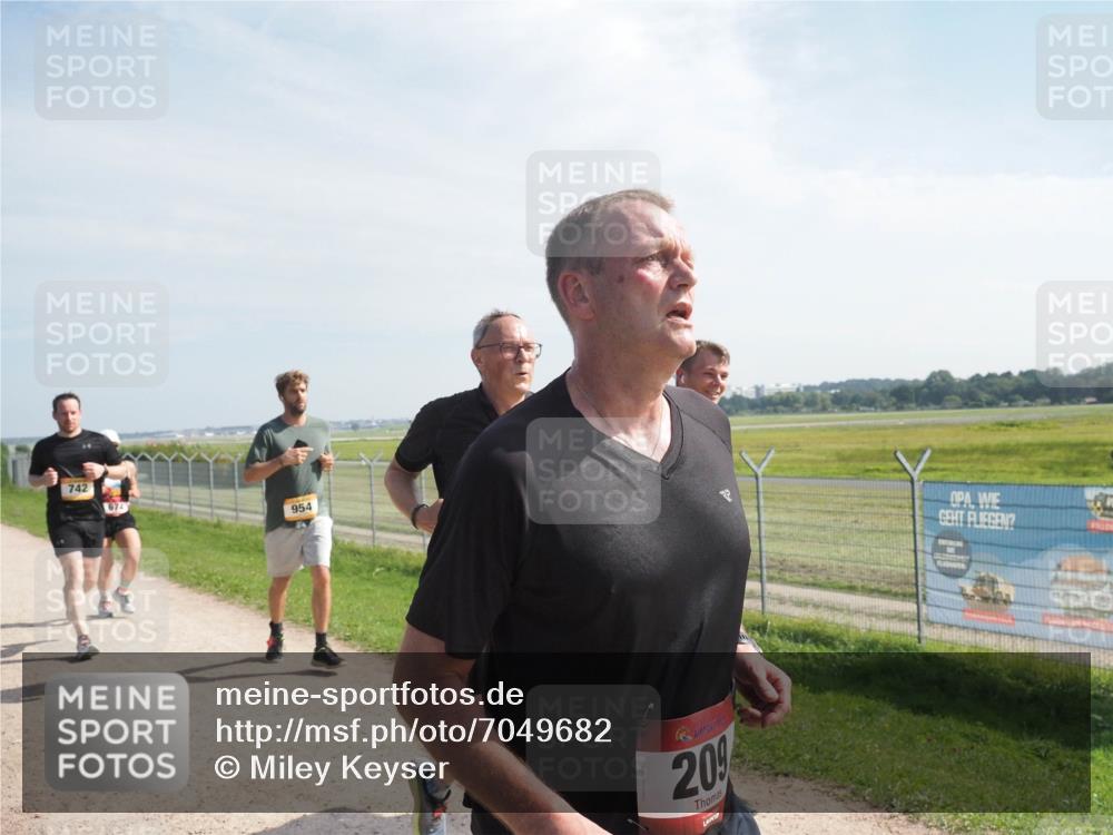 08.09.2024 - Airport Race Miley Keyser http://msf.ph/oto/7049682 08.09.2024 12:15:05 Laufen 742, 674, 954, 20 meine-sportfotos.de